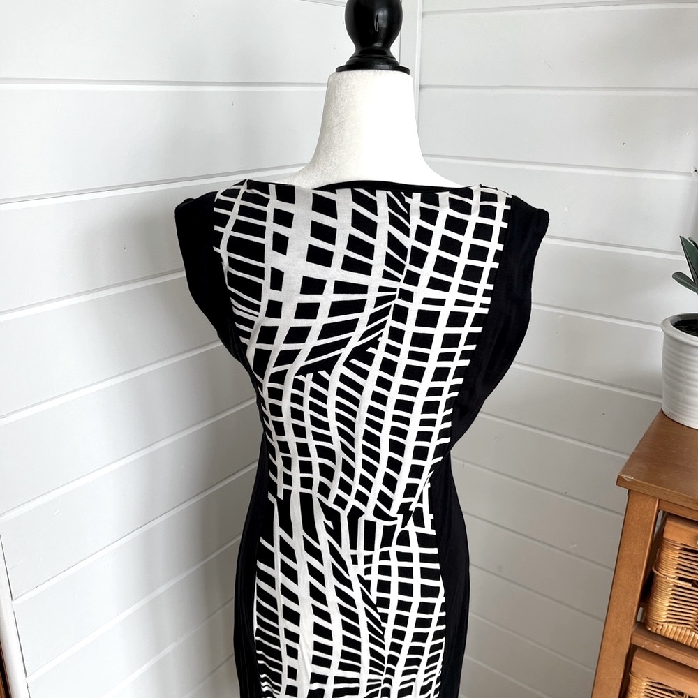 🆕 Point Zero Size XL Black & White geometric design knee-length dress - Picture 8 of 11